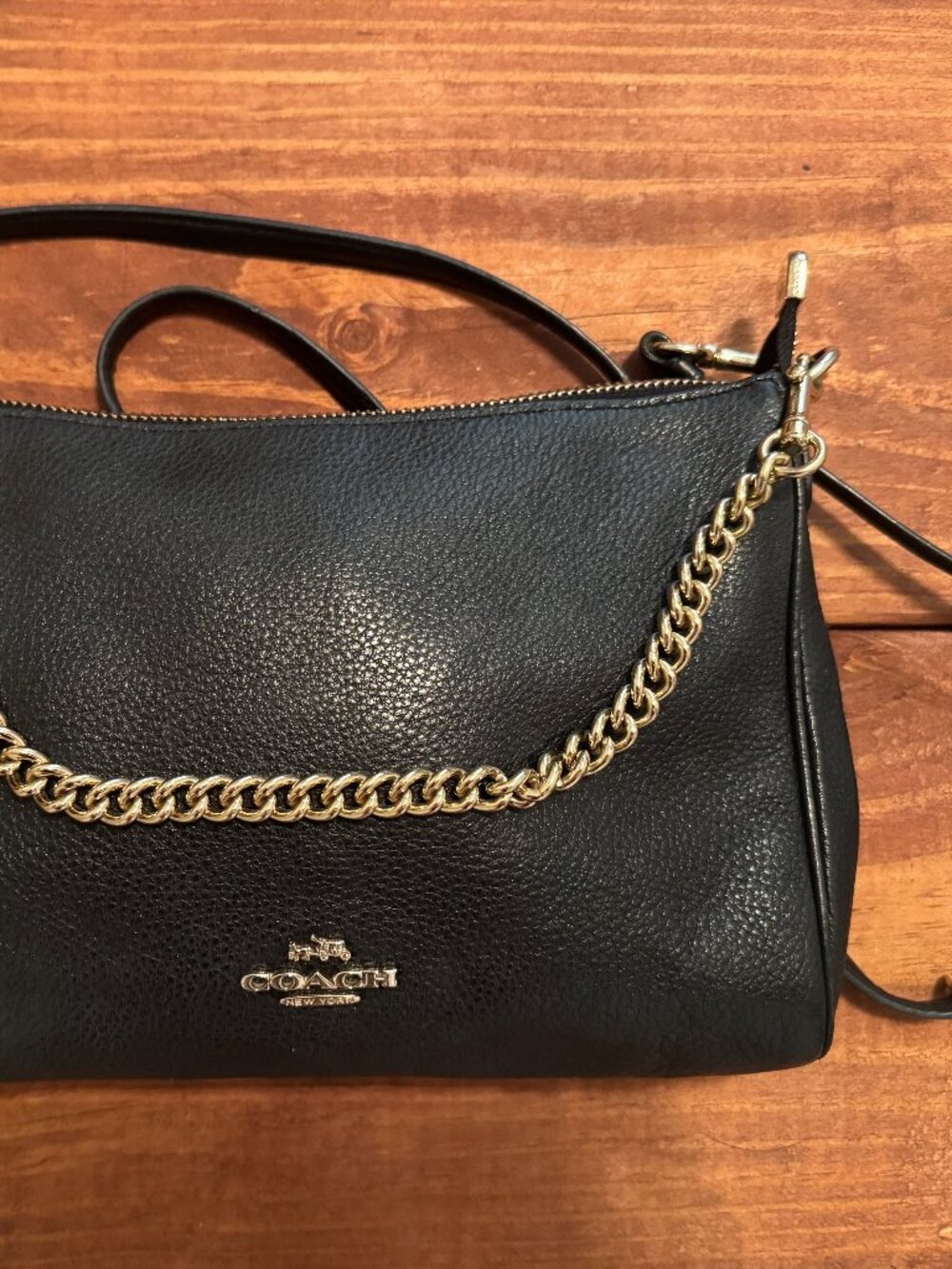 Coach Black Pebbled Leather Crossbody Gold Chain Strap Classic Shoulder Purse - Picture 2 of 15